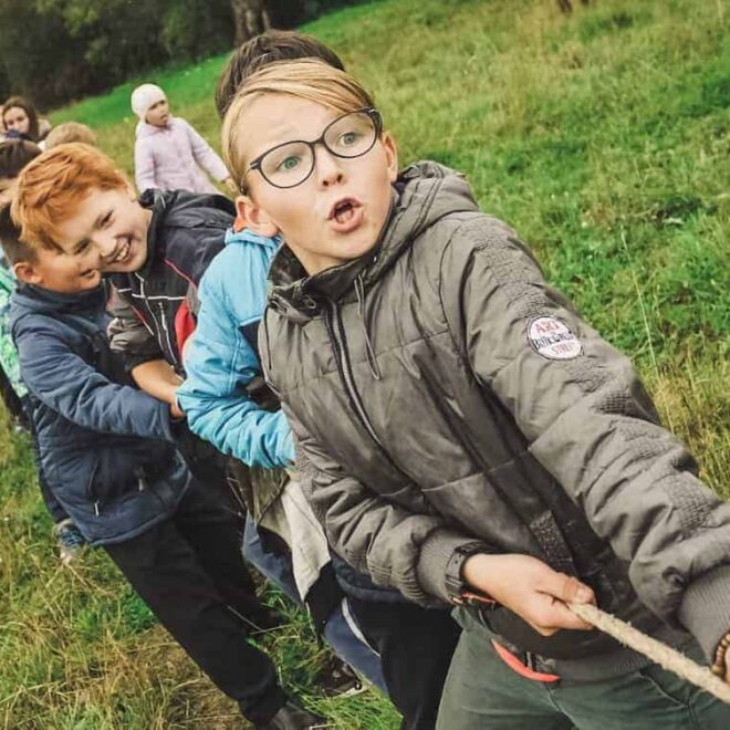 Organize Office Games To Promote Team Building (2024)